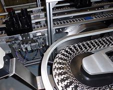 塑料鏈板的高強(qiáng)度與低摩擦系數(shù)特點(diǎn)是什么？